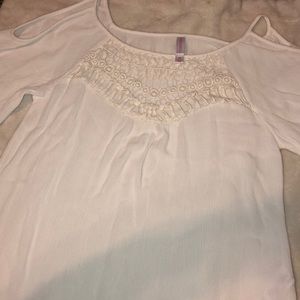 Cute Flowy white top